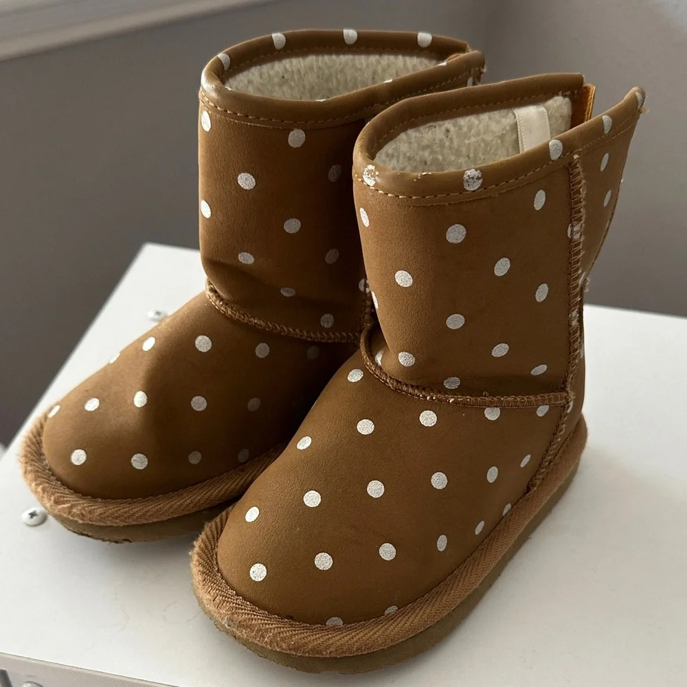 Baby Gap Faux Shearling lined Boots
